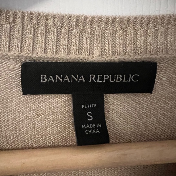 Banana Republic - Beige Crew Knit Sweater/Blouse - Picture 2 of 3